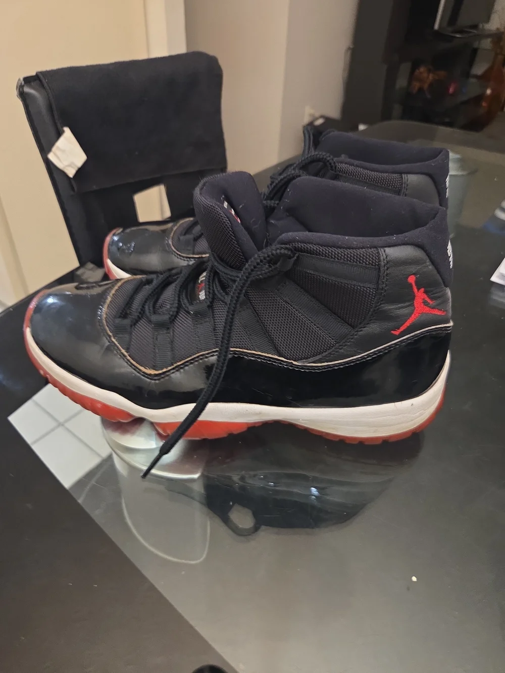 Jordan 11 Retro Bred Mid Top Lace-Up Sneakers Black Red White Men Size 9.5